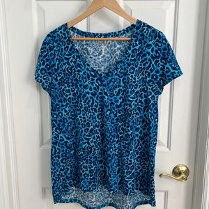 Lilly Pulitzer v neck tee